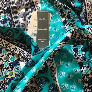 Fun pants, hit below the knees.